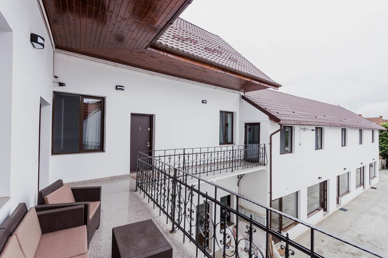 Elegant House Hotell Făgăraş Exteriör bild