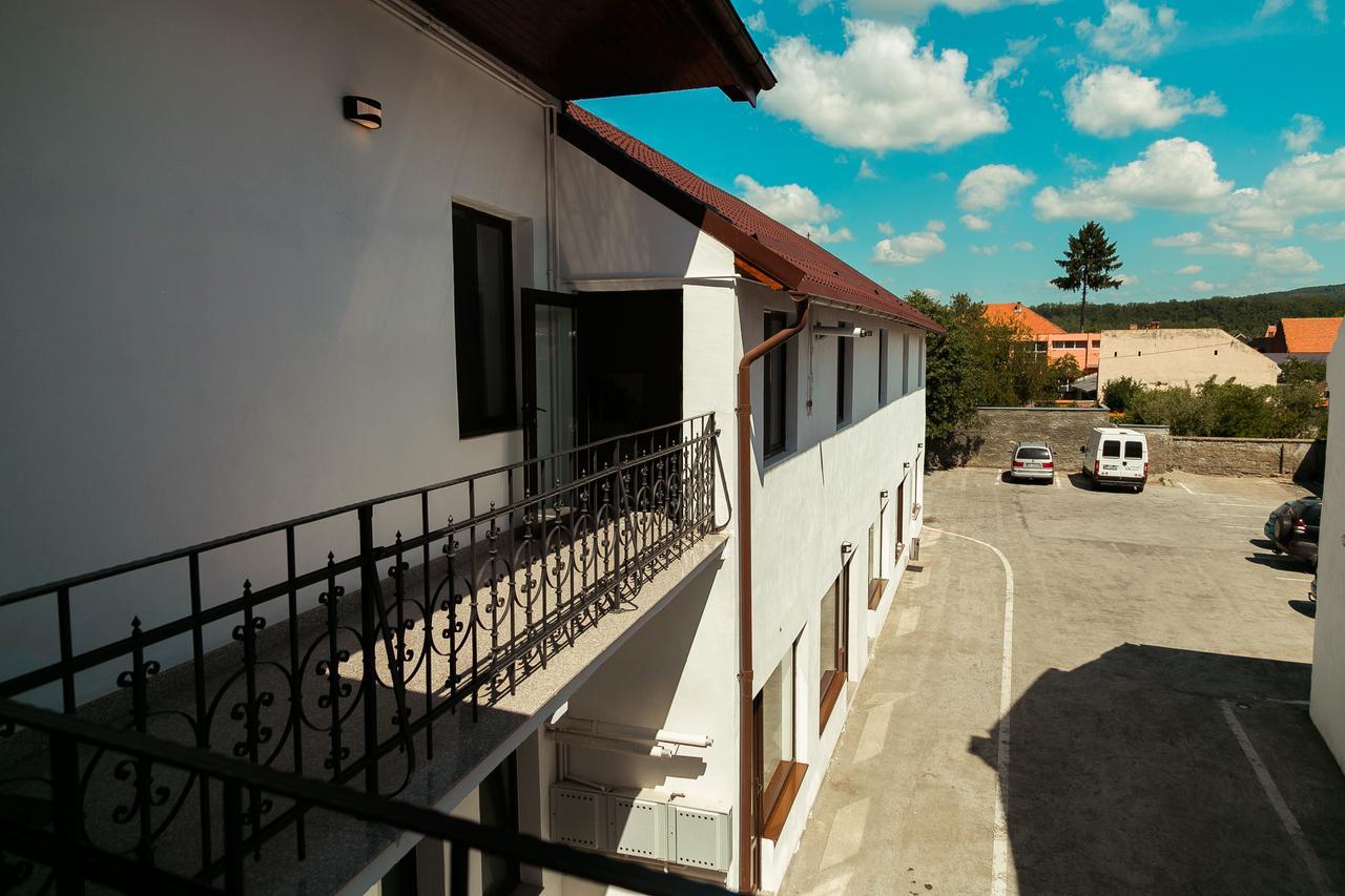 Elegant House Hotell Făgăraş Exteriör bild