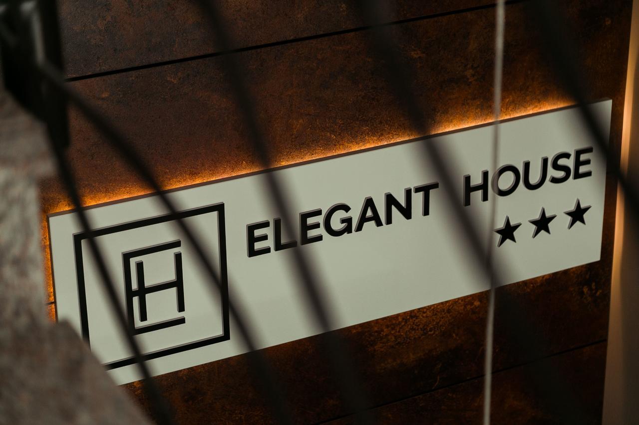 Elegant House Hotell Făgăraş Exteriör bild