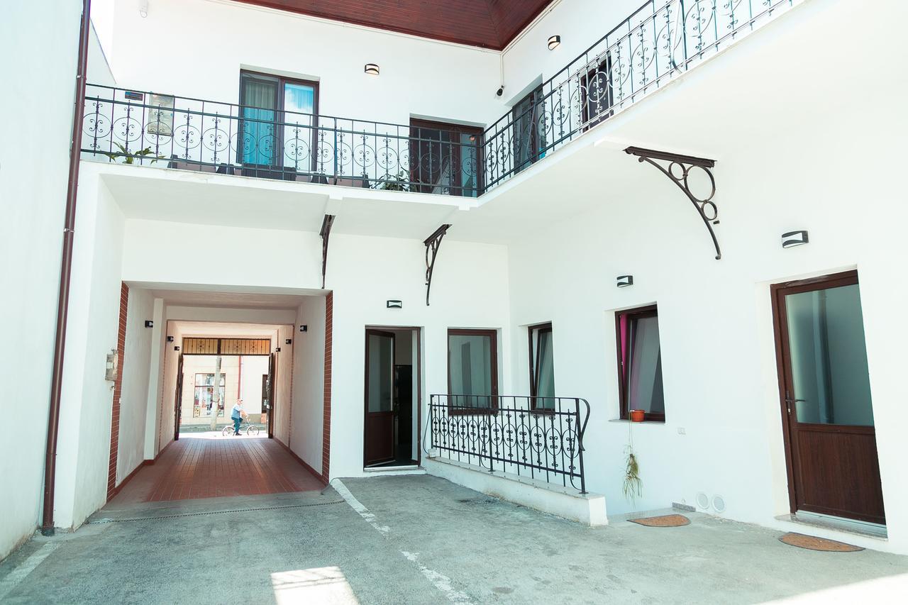Elegant House Hotell Făgăraş Exteriör bild