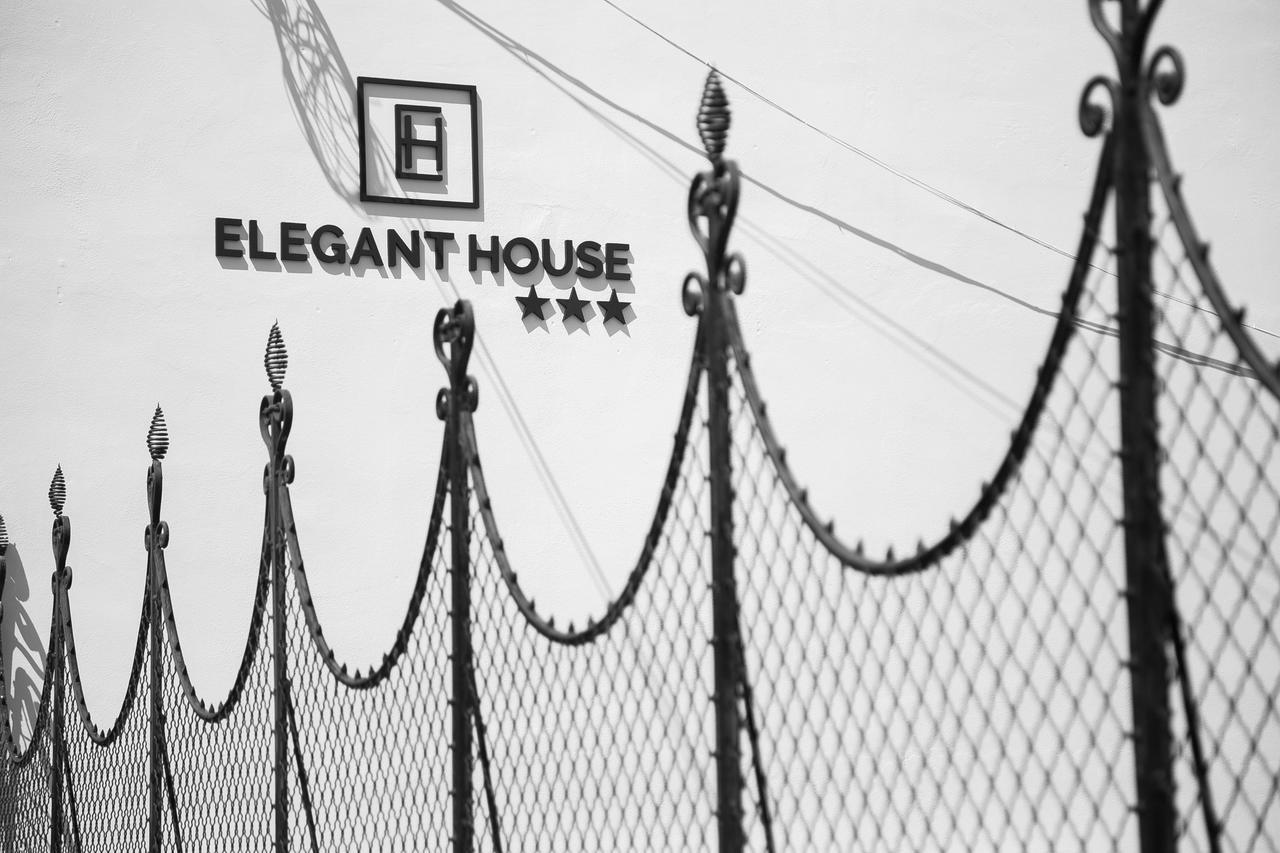 Elegant House Hotell Făgăraş Exteriör bild