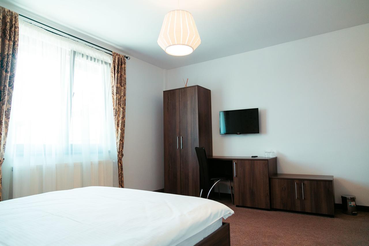 Elegant House Hotell Făgăraş Exteriör bild