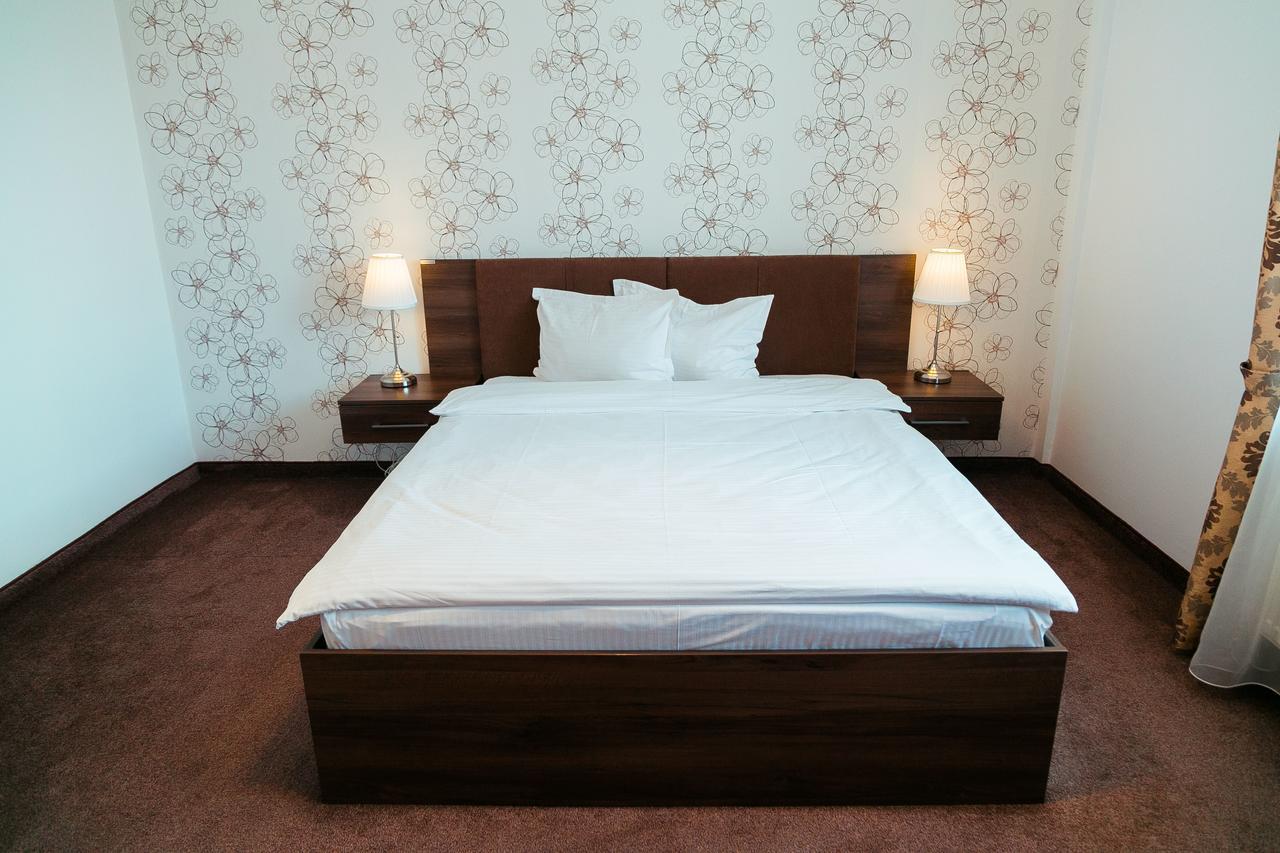 Elegant House Hotell Făgăraş Exteriör bild