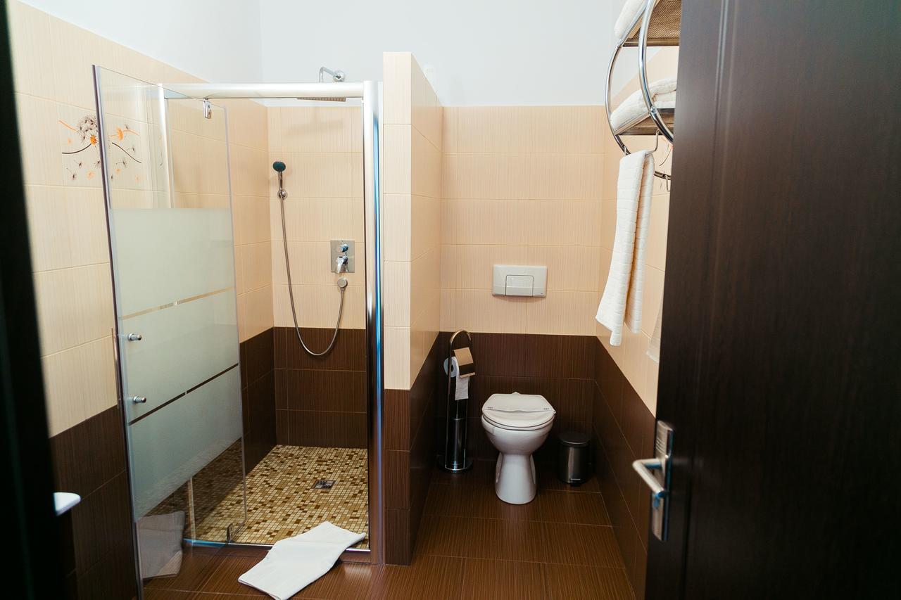 Elegant House Hotell Făgăraş Exteriör bild
