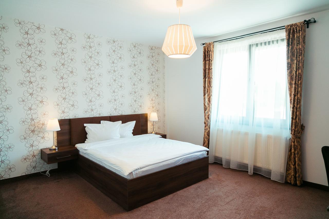 Elegant House Hotell Făgăraş Exteriör bild